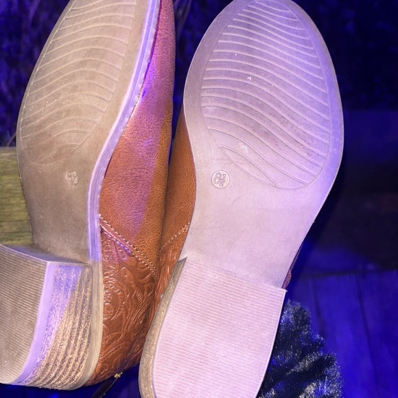 XAppeal Ankle BootiesNEW - Picture 6 of 8